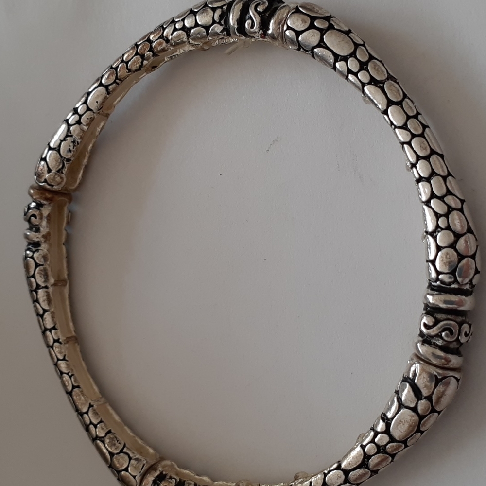Bracelets - Picture 2 of 4